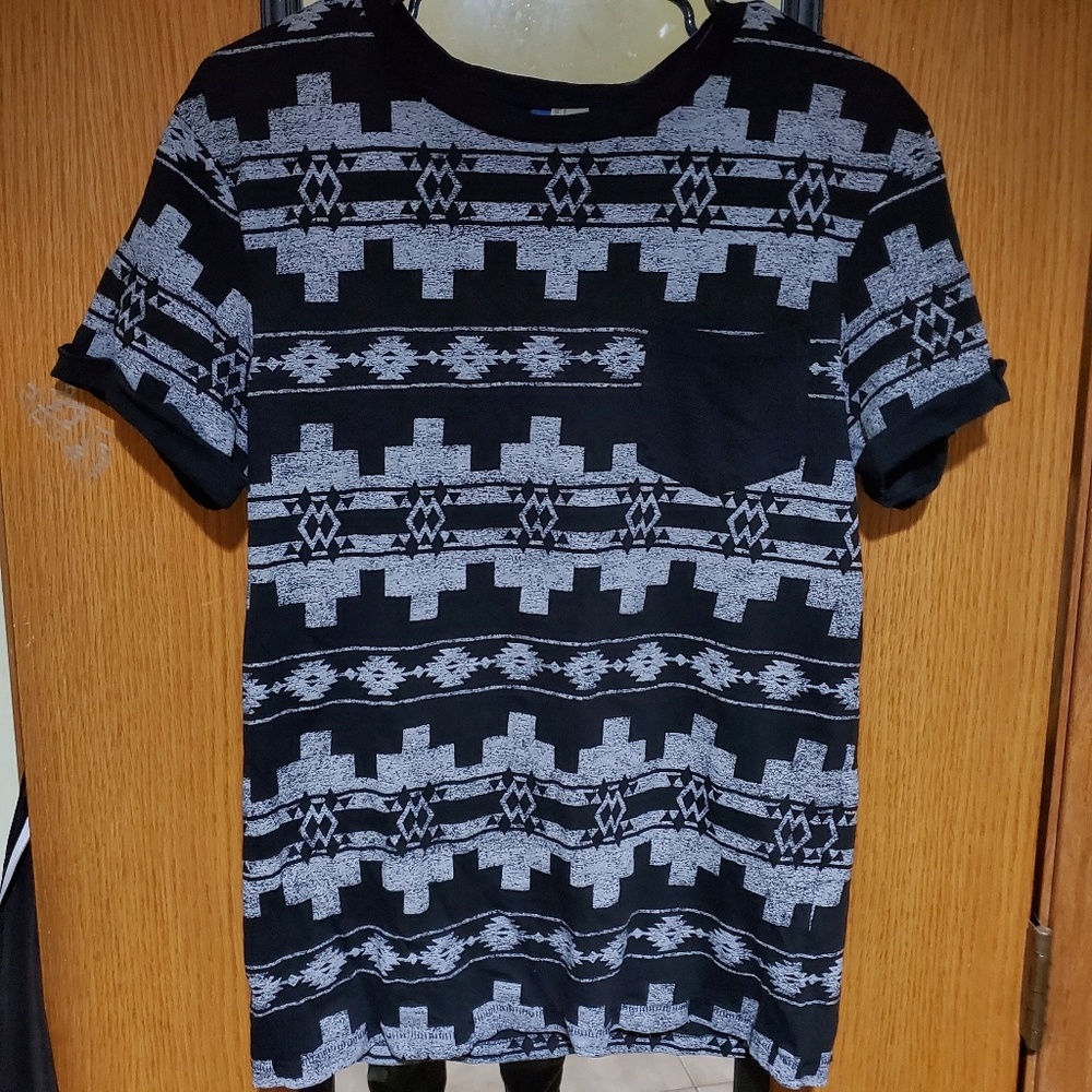H&M Cuffed Patterned T-shirt
